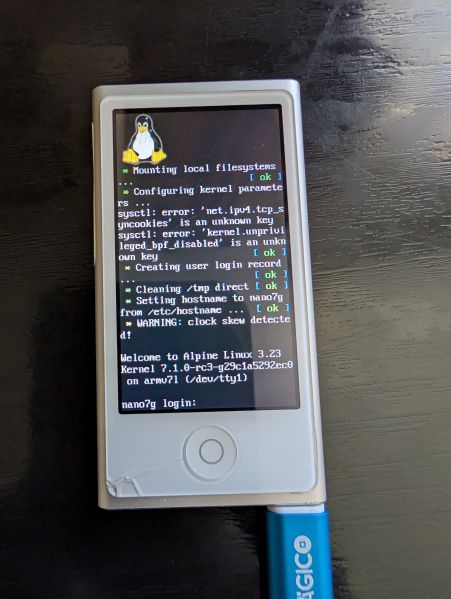 File:Linux nano 7g 7.1-rc3.jpg
